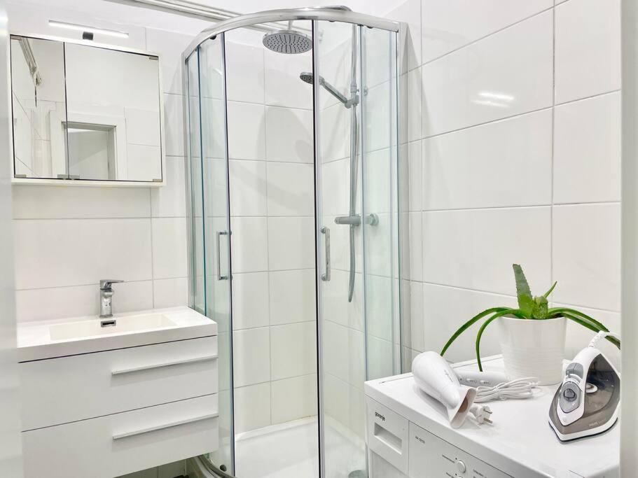 55M2 Stylish Apartment With Netflix - 15 Min To Center Vienna Esterno foto